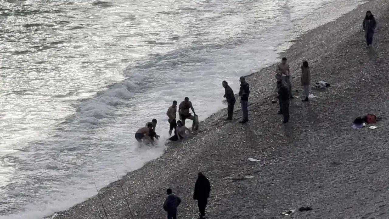 Antalya’da Yardım Çığlıkları Sahili Ayağa Kaldırdı 5